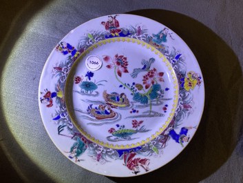 Une assiette en porcelaine de Chine famille rose &agrave; d&eacute;cor de canards et d'immortels, Yongzheng